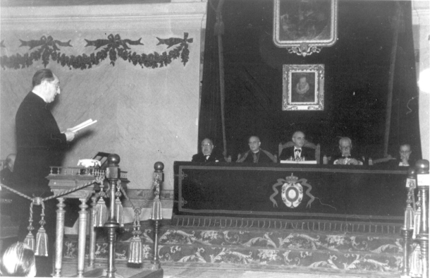 Lectura del discurso de ingreso de Esteban Terradas en la Real Academia Española el 13 de octubre de 1946.